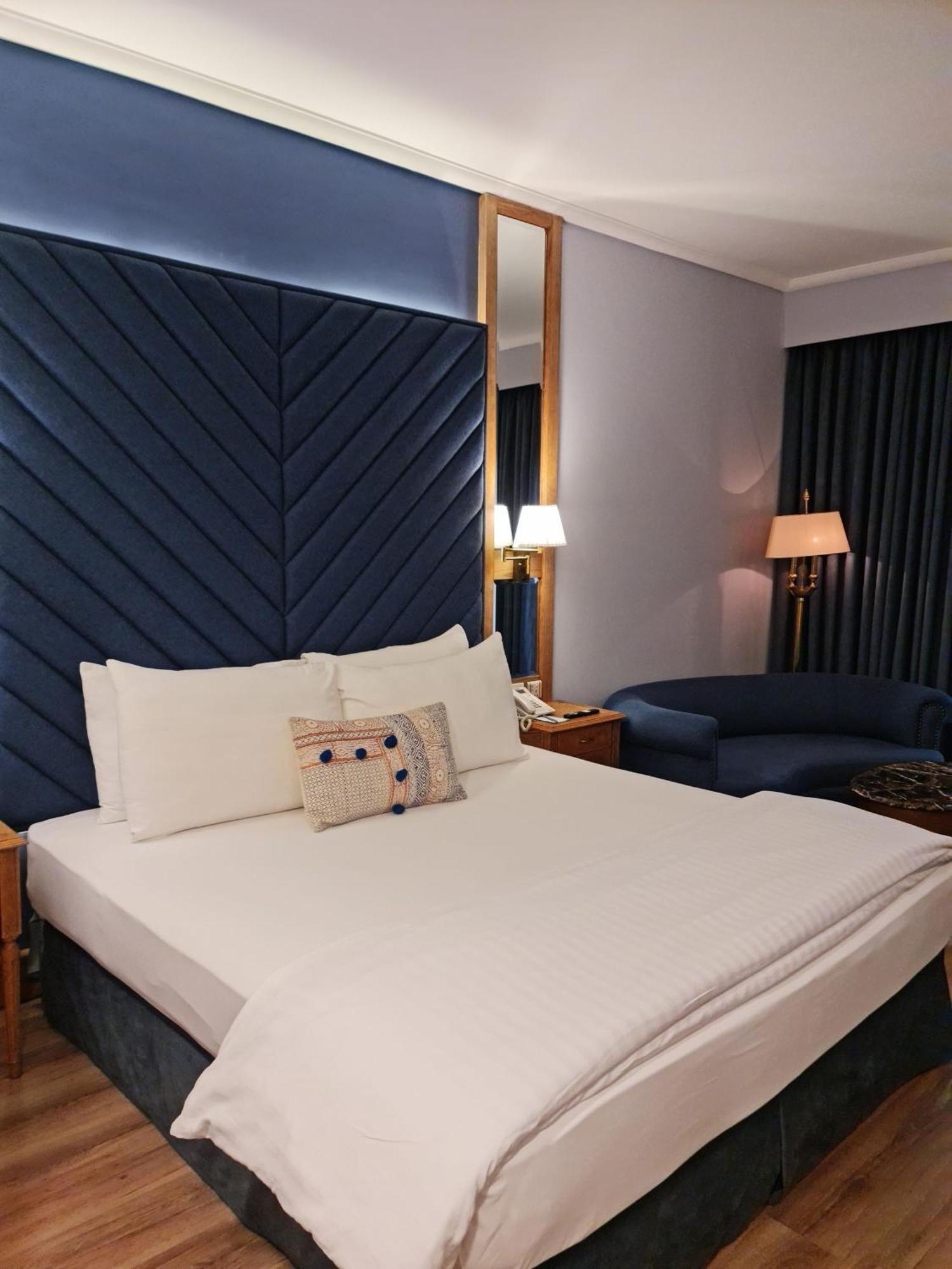 Hotel Crown Plaza איסלמאבד מראה חיצוני תמונה