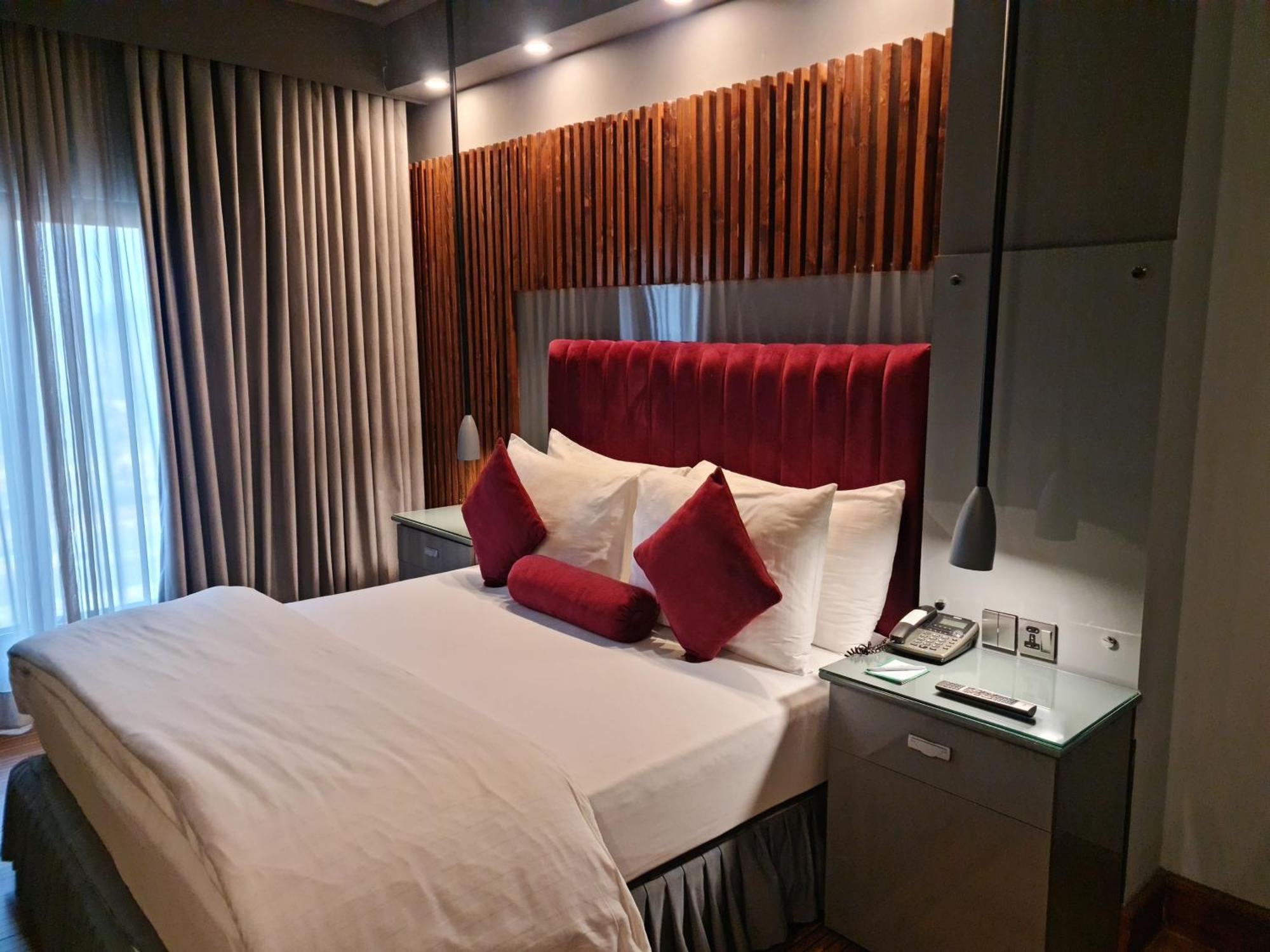 Hotel Crown Plaza איסלמאבד מראה חיצוני תמונה