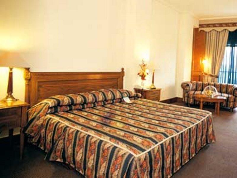 Hotel Crown Plaza איסלמאבד מראה חיצוני תמונה