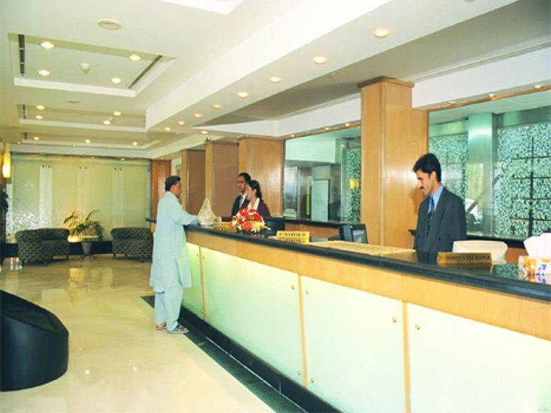 Hotel Crown Plaza איסלמאבד מראה חיצוני תמונה