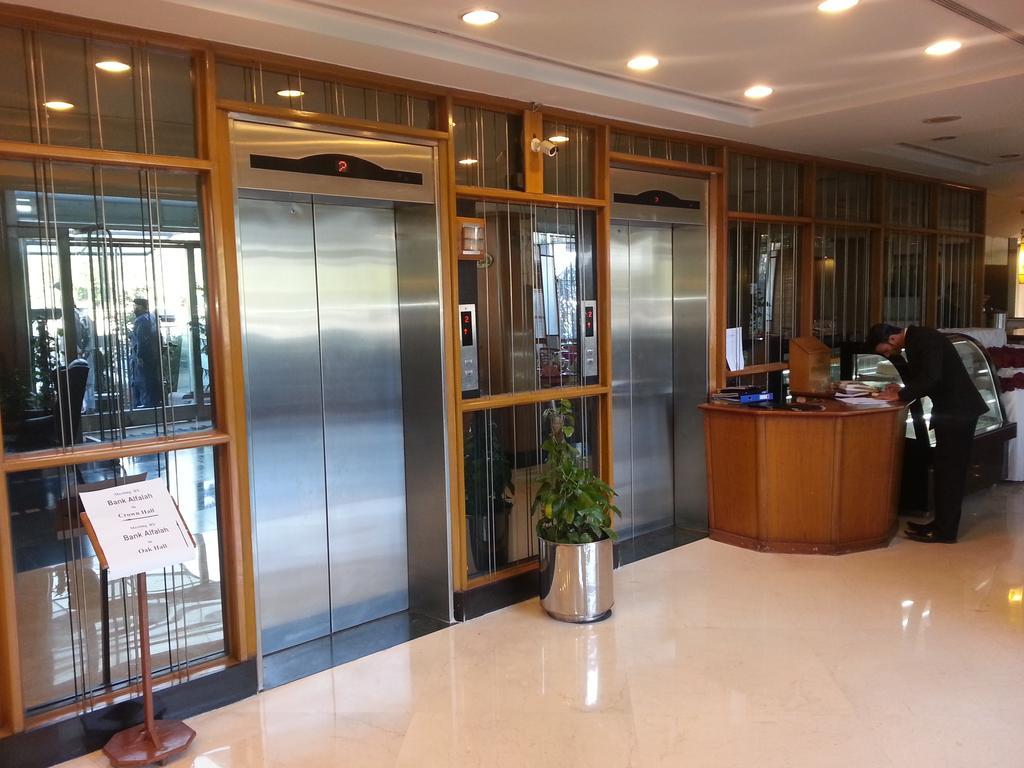 Hotel Crown Plaza איסלמאבד מראה חיצוני תמונה