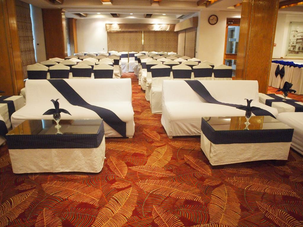 Hotel Crown Plaza איסלמאבד מראה חיצוני תמונה