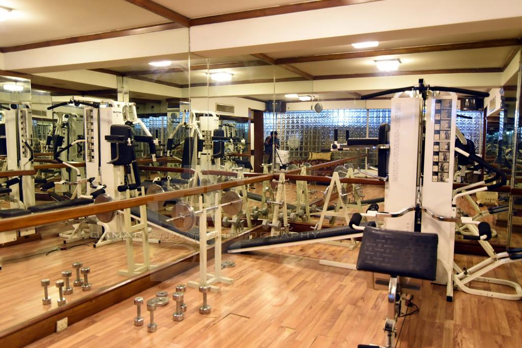 Hotel Crown Plaza איסלמאבד מראה חיצוני תמונה